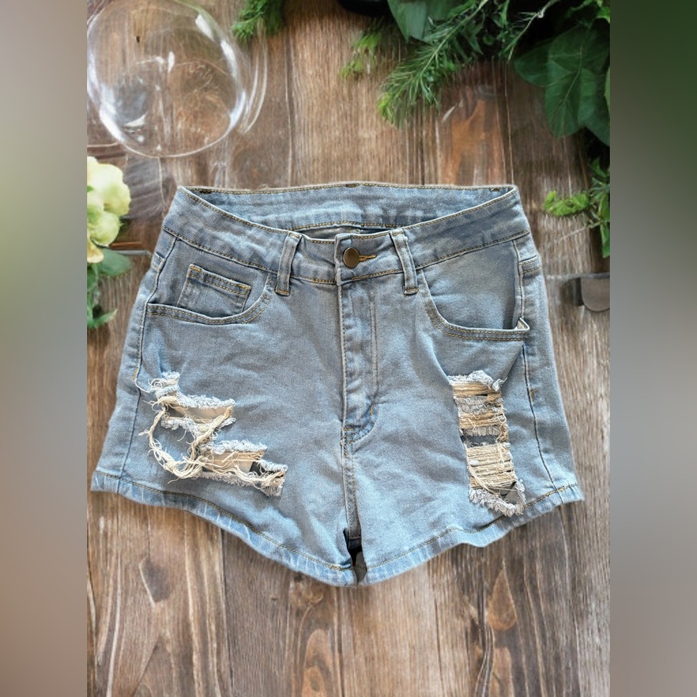 Denim shorts size small, very stretchy